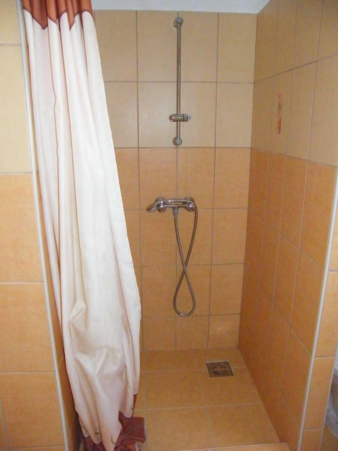 Ferienwohnung Roland Apartman Balatonlelle Exterior foto